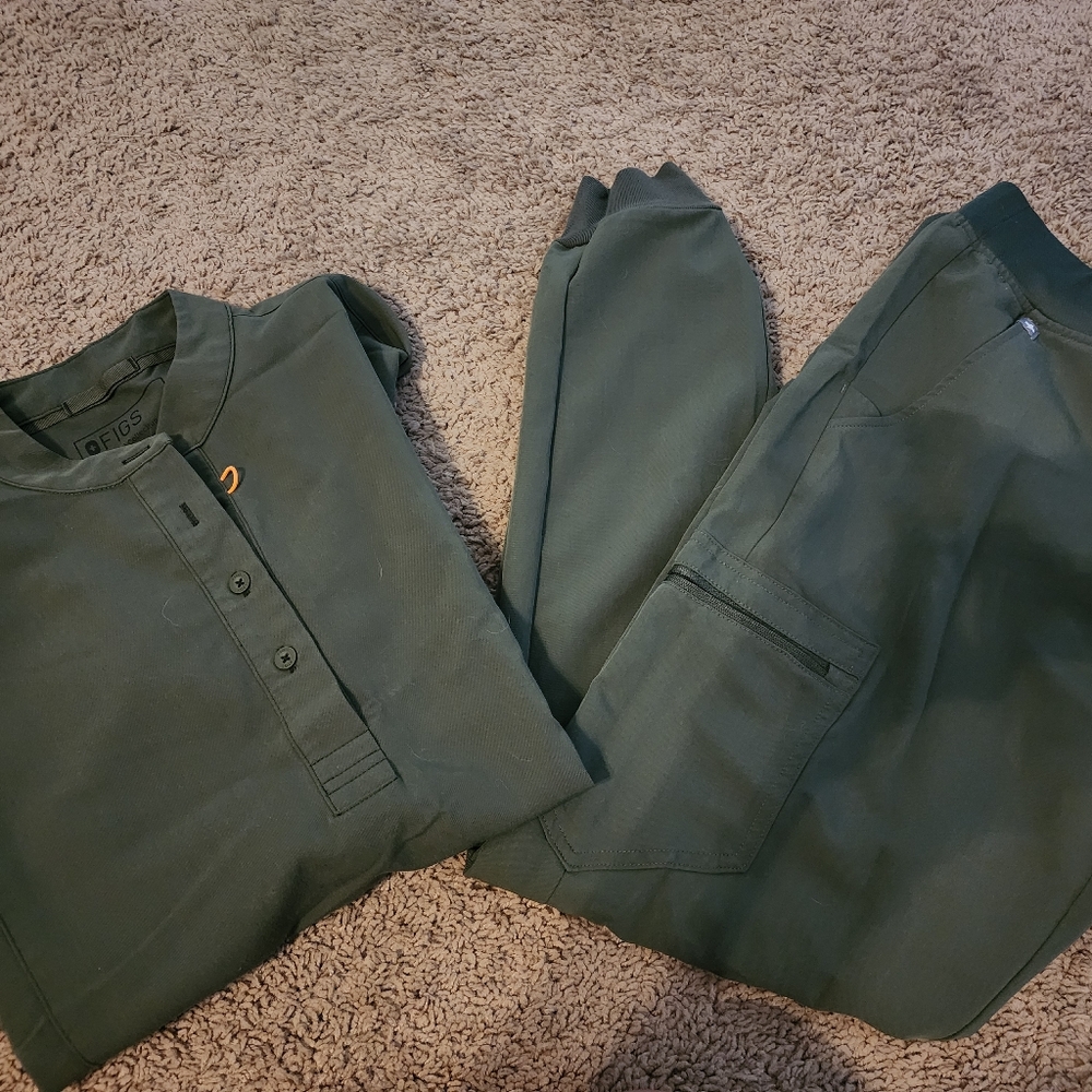 Figs scrubs